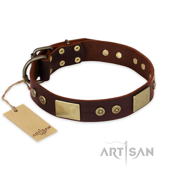 Fashionable natural genuine leather dog collar for handy use