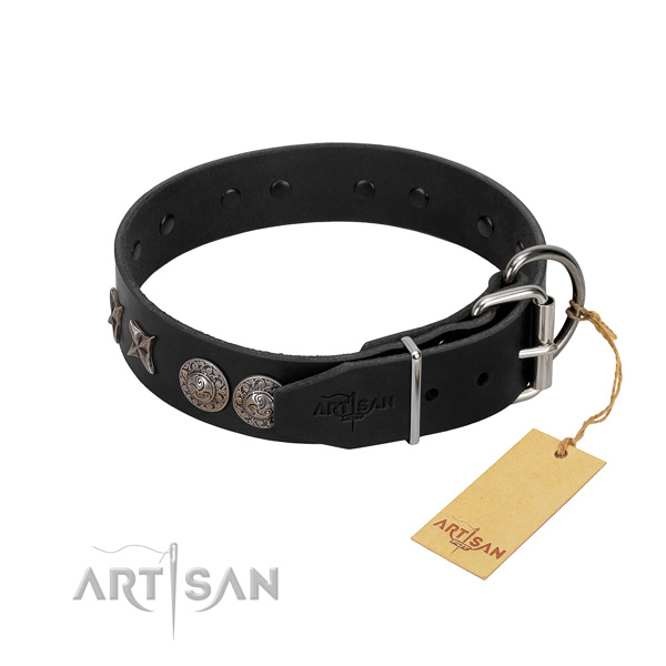 Easy wearing dog collar of genuine leather with designer decorations